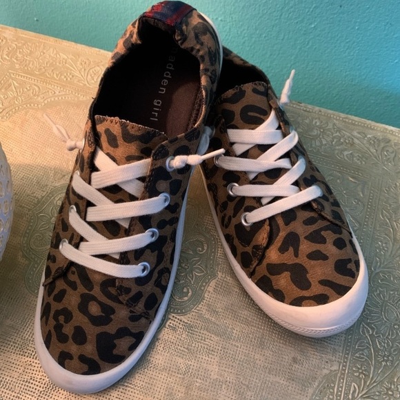 madden girl bailey sneaker leopard